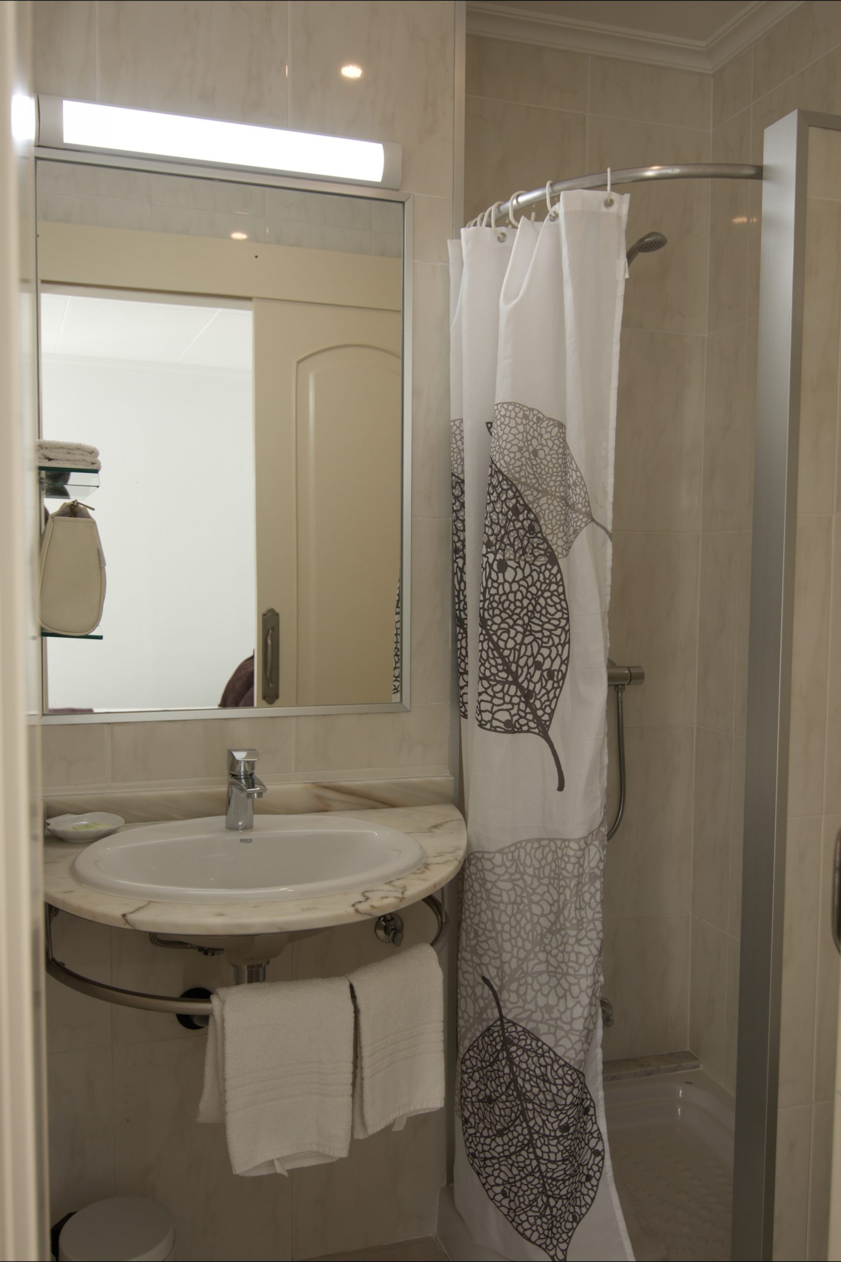 HAB 4 BAÑO 2