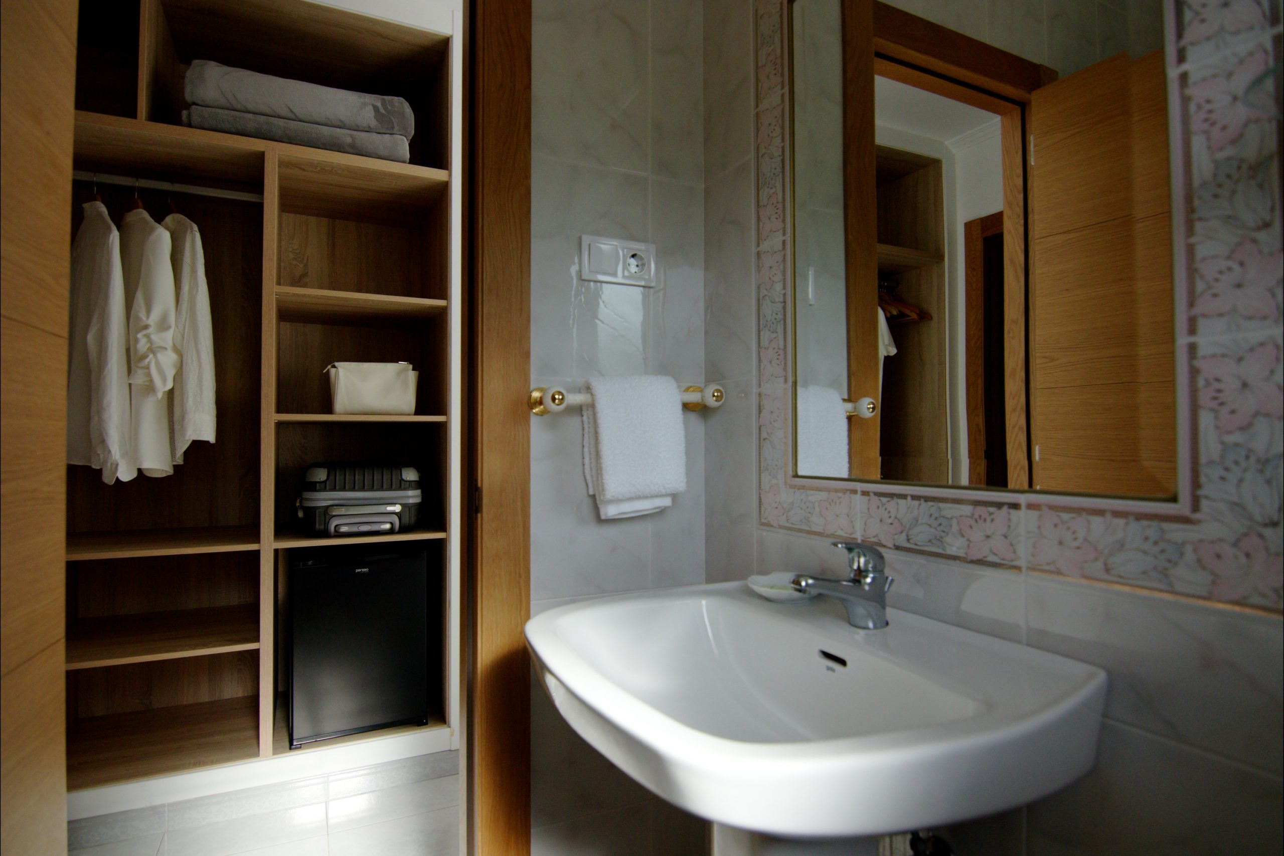 HAB 7 BAÑO ARM